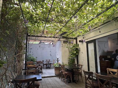 Bonito Kitchen, Tules